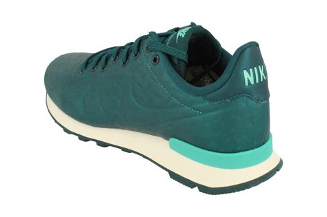 Nike Womens Internationalist JCRD Winter Trainers 859544 